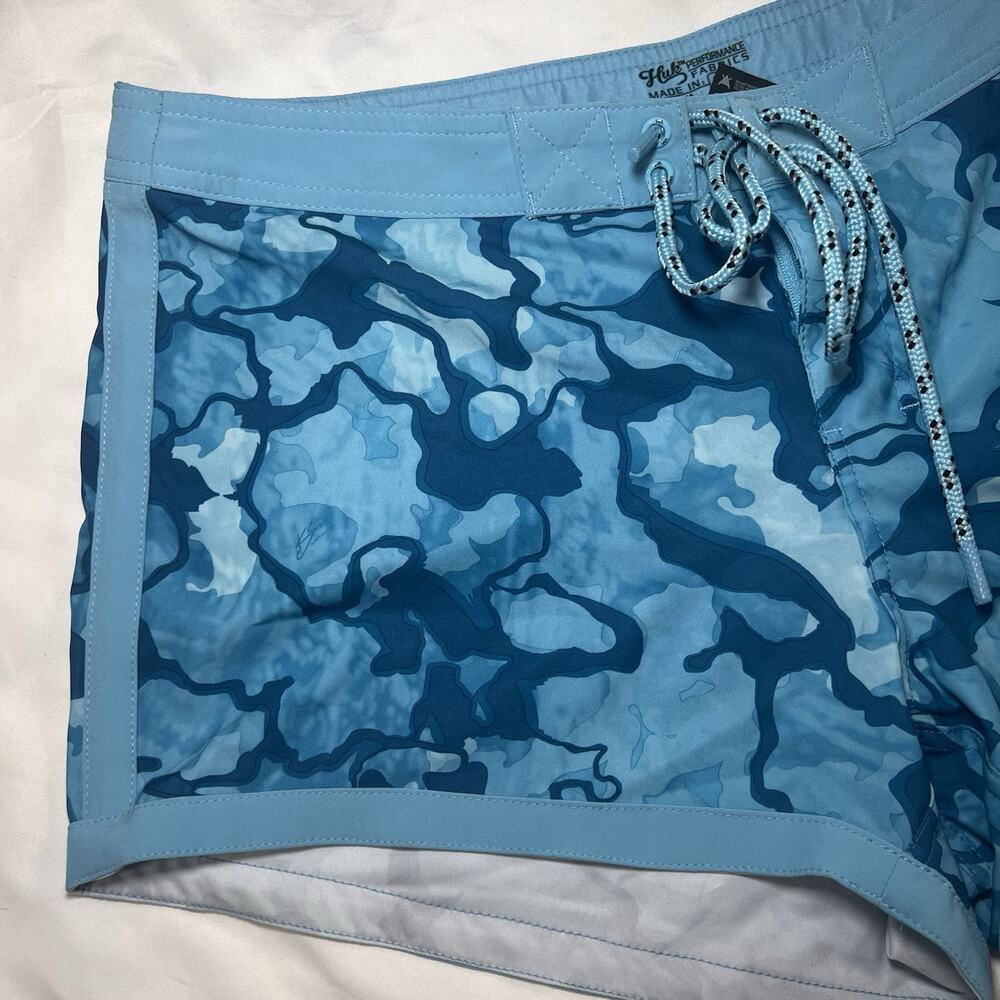 Huk Board Shorts Women’s Size 14 Blue Camo Performance Fishing Swim Beach Resort - Picture 4 of 11